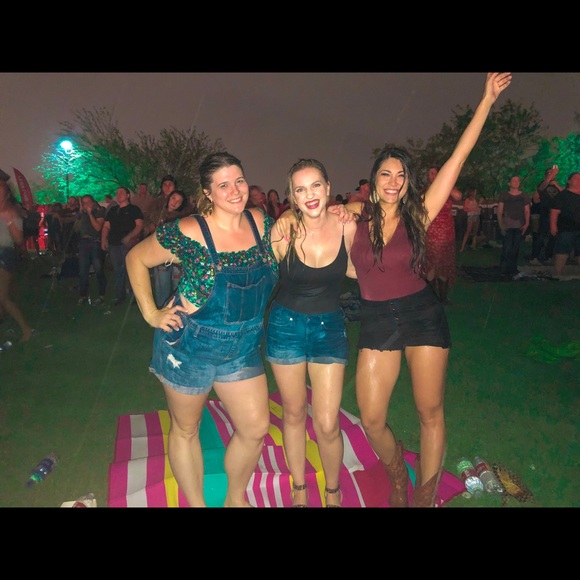 Meet your Posher, Whitney - Picture 8 of 8